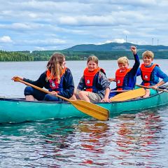 Fyra-personers kanot finns att hyra