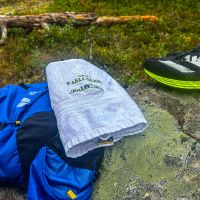 Kurz baden zu gehen während oder nach einer Wandertour ist so erfischend